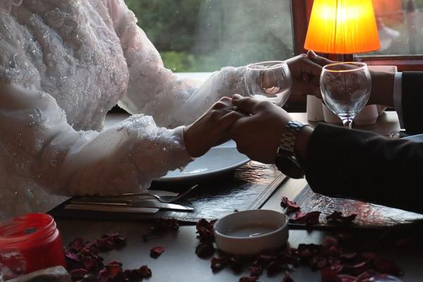 wedding sweetheart table decor